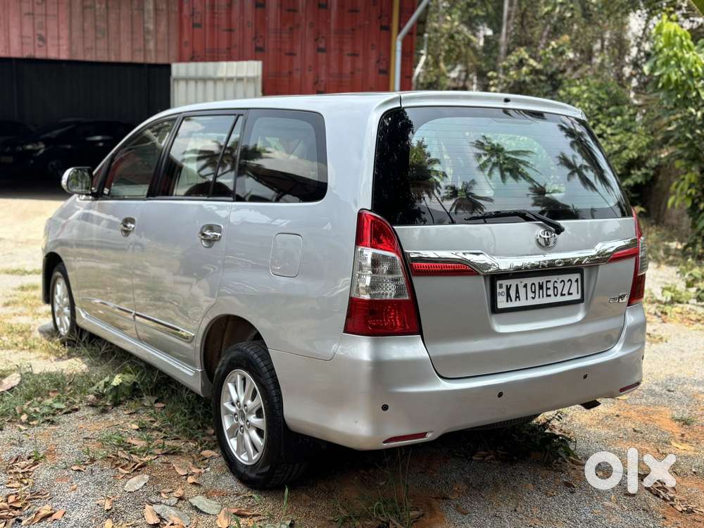 Toyota Innova 2004-2011 2.5 V Diesel 8-seater, 2014, Diesel