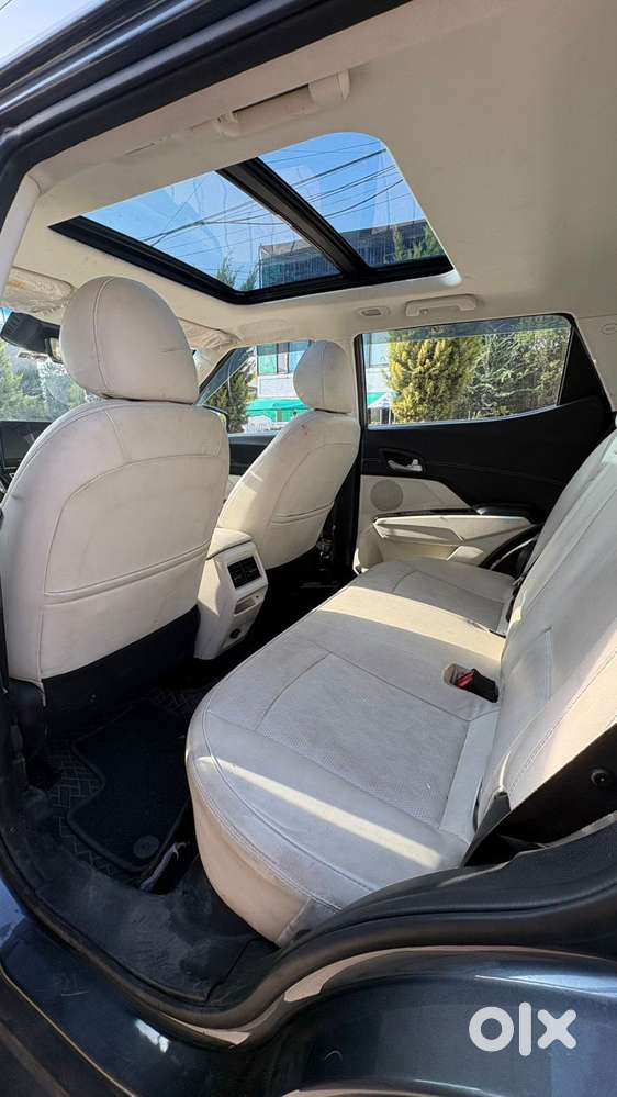 Mahindra Xuv 3xo Ax7l Diesel Mt, 2024, Diesel