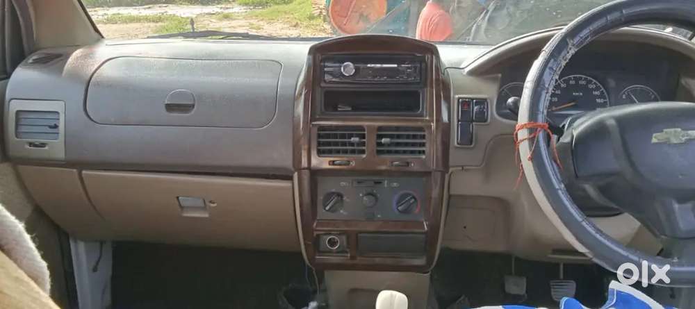 Chevrolet Tavera Diesel Automatic 2011 Year