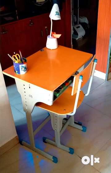 Table chair for study sales olx