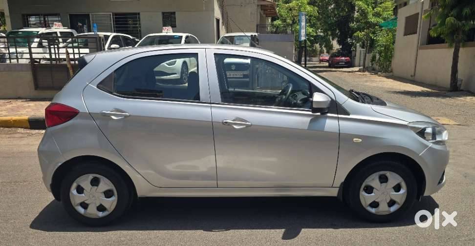 Tata Tiago 1.2 Revotron Xt, 2017, Petrol