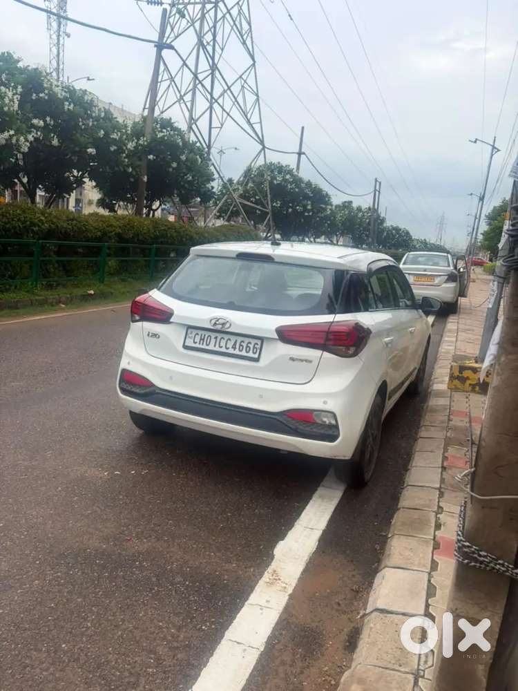 Hyundai I20 2020 Petrol 90000 Km Driven