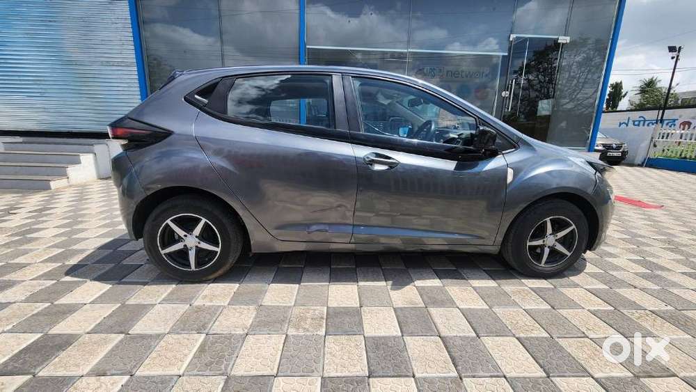 Tata Altroz 1.2 Xt, 2022, Cng & Hybrids