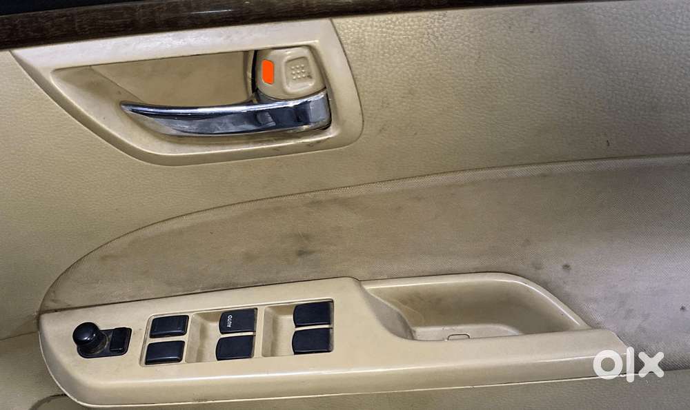 Maruti Suzuki Swift Dzire 1.2 Vxi Bsiv, 2016, Cng & Hybrids