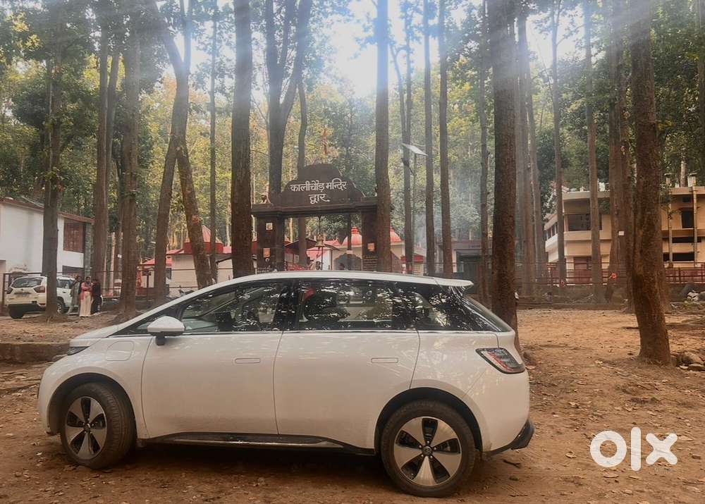 Mg Windsor Ev 2024 Electric 20000 Km Driven