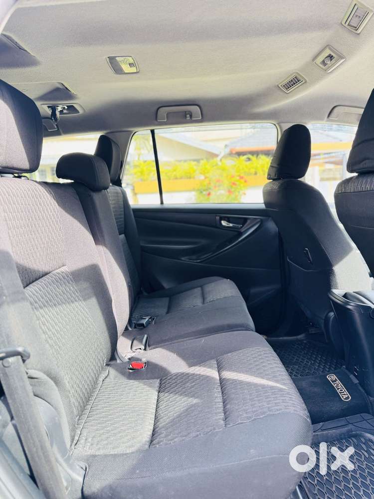 Toyota Innova Crysta 2.8 Gx At 8s, 2016, Diesel