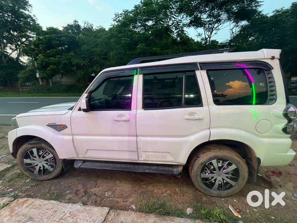 Mahindra Scorpio S6 2015 Diesel Manual