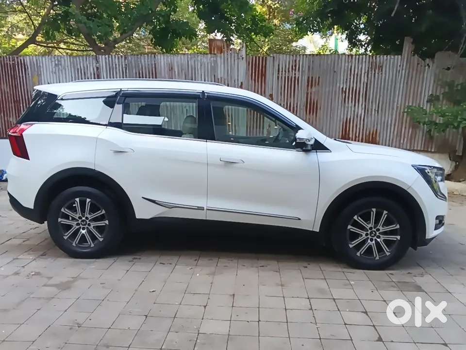 Mahindra Xuv700 2.2 Ax 7 Diesel Mt Luxury Pack Str, 2025, Diesel