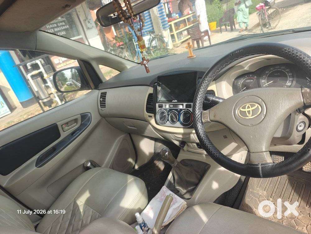 Toyota Innova 2.5 G (diesel) 7 Seater Bs Iv, 2011, Diesel