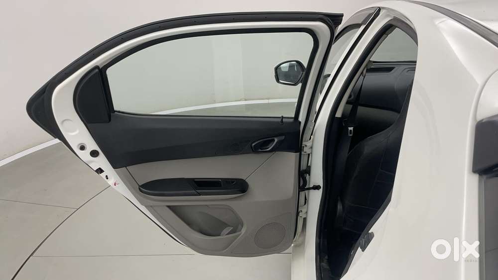 Tata Tiago 1.2 Revotron Xt, 2018, Petrol