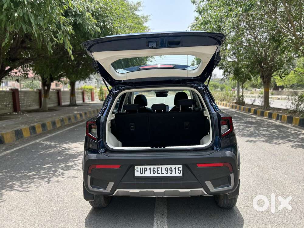 Mahindra Xuv 3xo Ax5 Pm Mt, 2024, Petrol