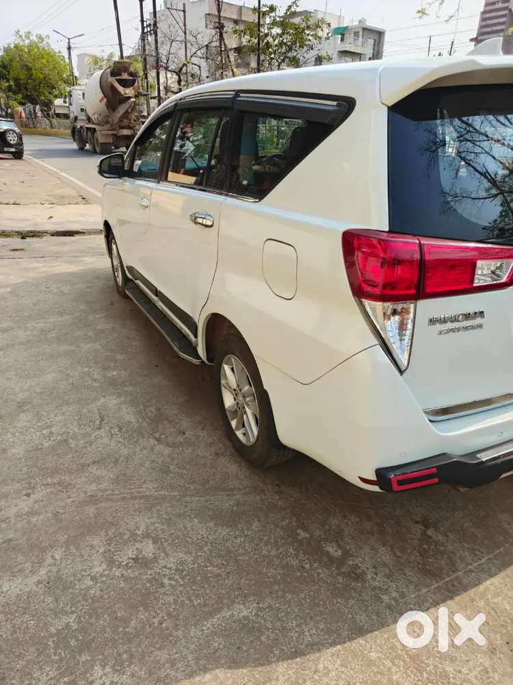 Toyota Innova Crysta 2023 Diesel 30000 Km Driven November 2023