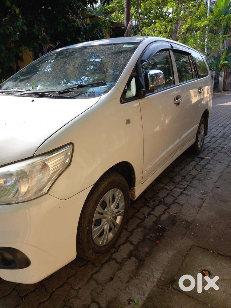 Toyota Innova 2.5 G (diesel) 8 Seater, 2015, Diesel