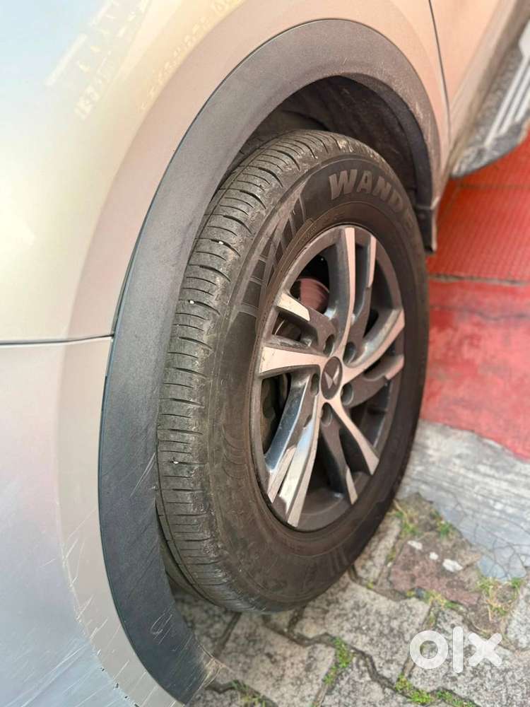 Mahindra Xuv700 2023 Diesel Well Maintained