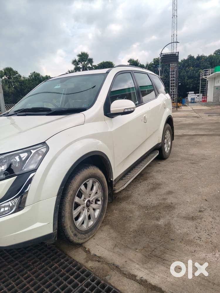 Xuv 500 , Model - R Fwd W10