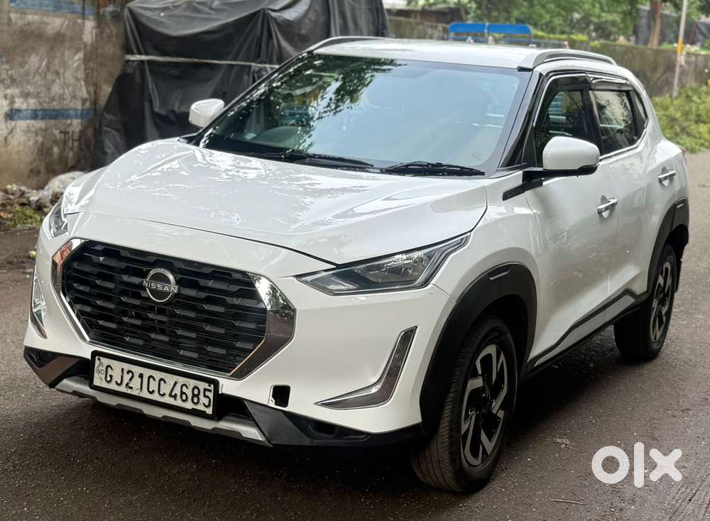 Nissan Magnite 1.0 Xv Premium, 2022, Petrol