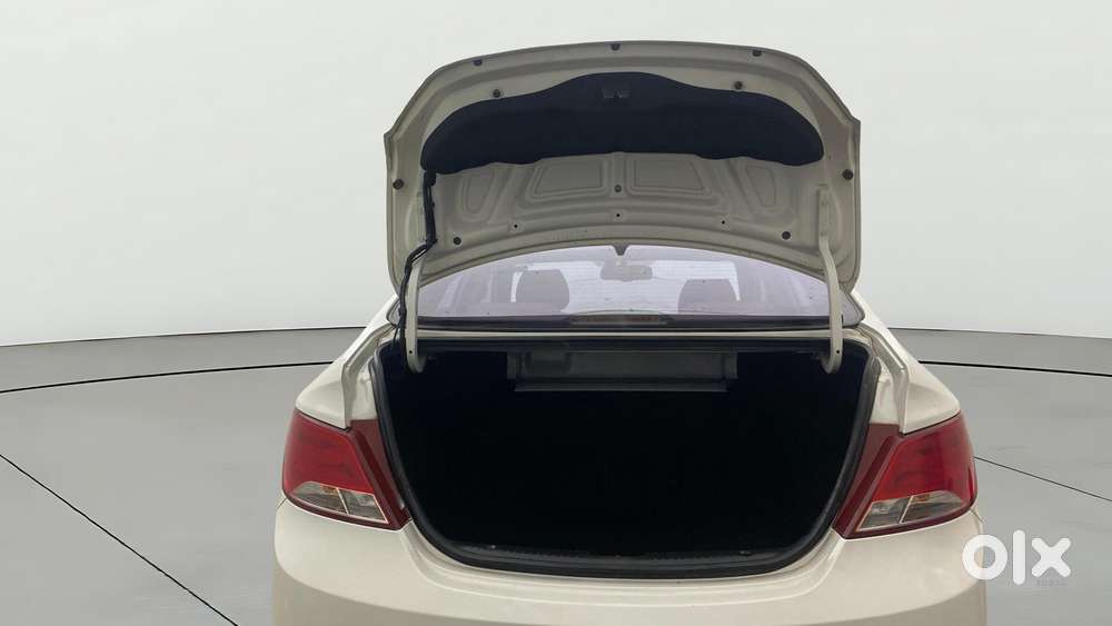 Hyundai Verna 1.6 Vtvt Sx, 2016, Petrol