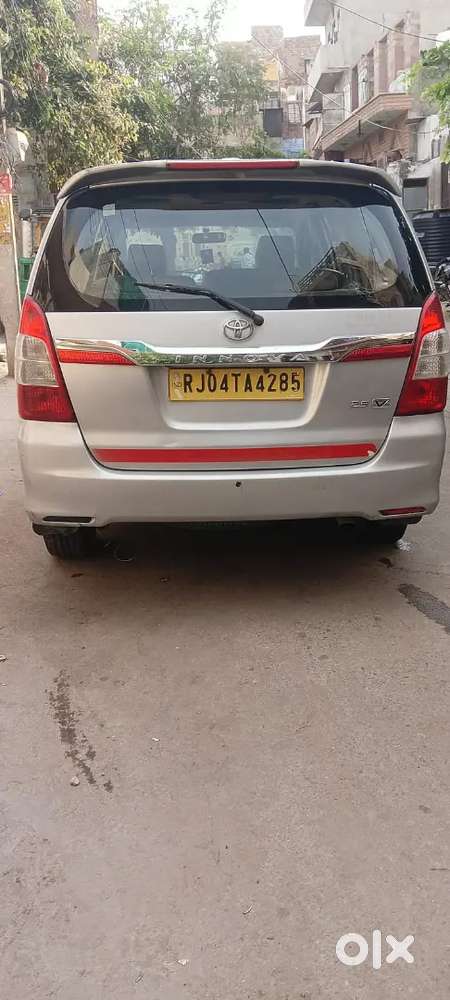 Toyota Innova 2014 Diesel 95000 Km Driven