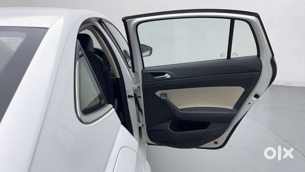 Skoda Slavia Style 1.0l Tsi At, 2022, Petrol