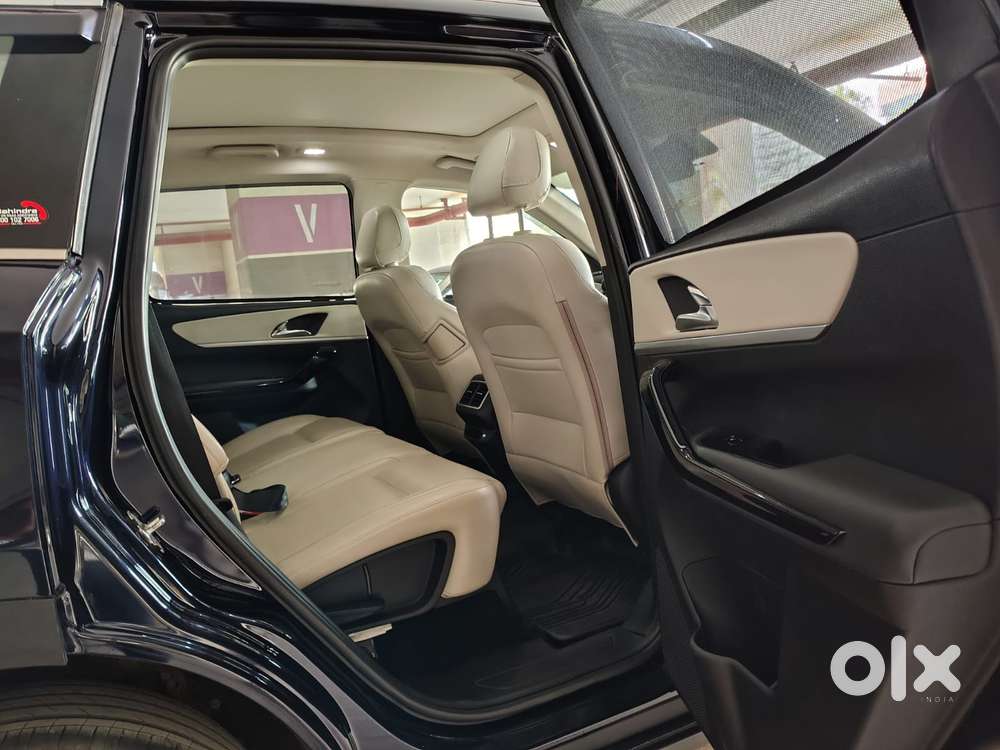 Mahindra Xuv700 2.0 Ax 7 Petrol At Luxury Pack Str, 2023, Petrol