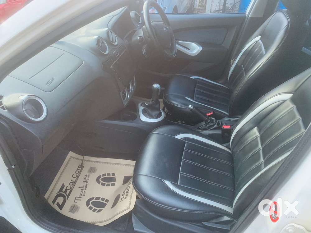 Ford Figo, 2015, Petrol