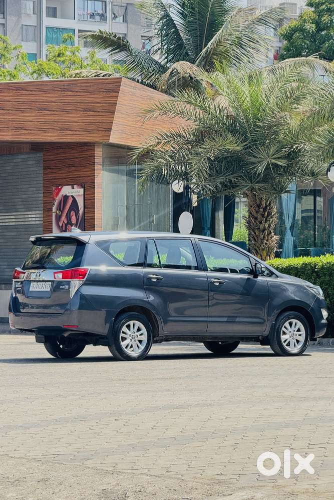 Toyota Innova Crysta [2016-2020] 2.4 Gx At 8 Str, 2017, Diesel