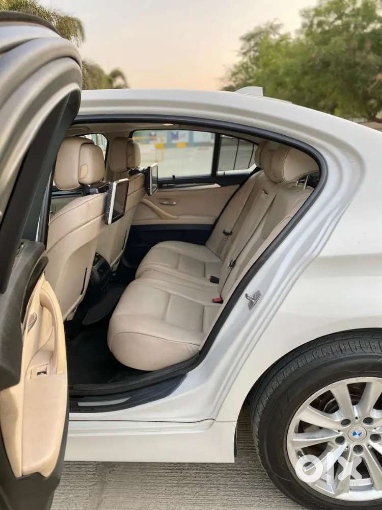 Bmw 5 Series 520d 2012 कार