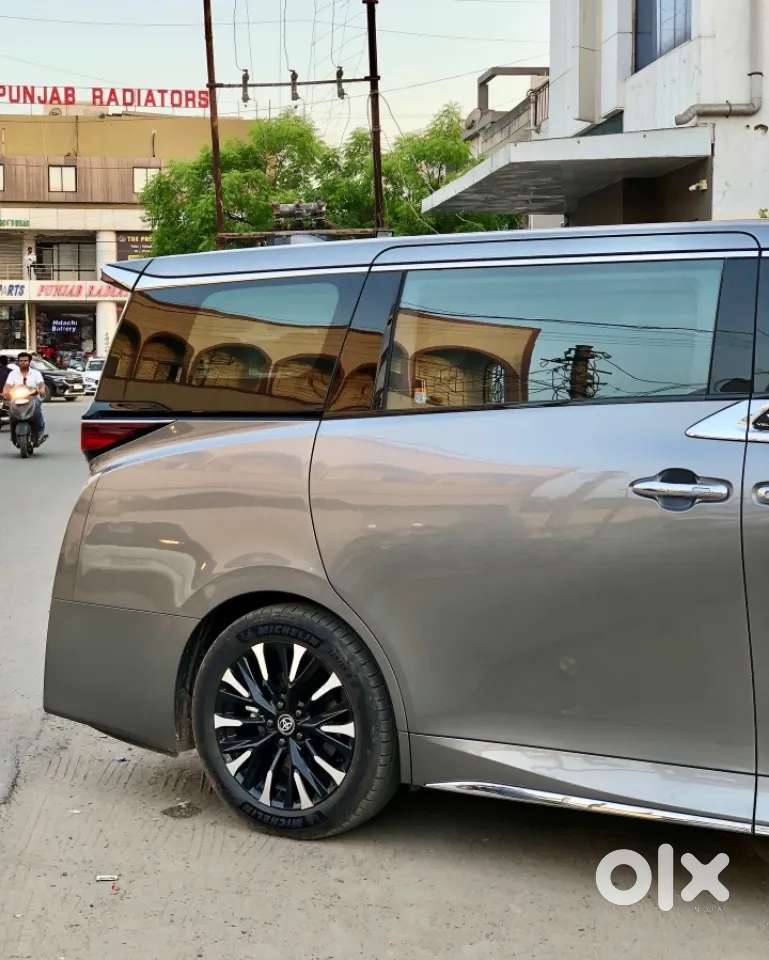 Toyota Vellfire Vip &ndash; Executive Lounge, 2026, Petrol