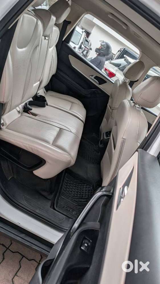 Mahindra Xuv700 2.2 Ax 7 Diesel At Luxury Pack Str, 2022, Diesel