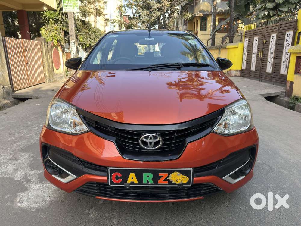 Toyota Etios Liva V Dual Tone, 2018, Petrol