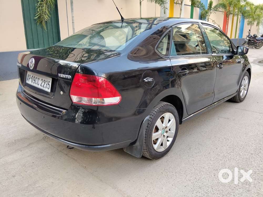 Volkswagen Vento 2010-2013 Petrol Highline, 2011, Petrol