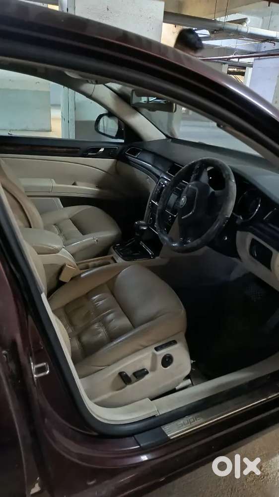 Skoda Superb Petrol Ambition 2011