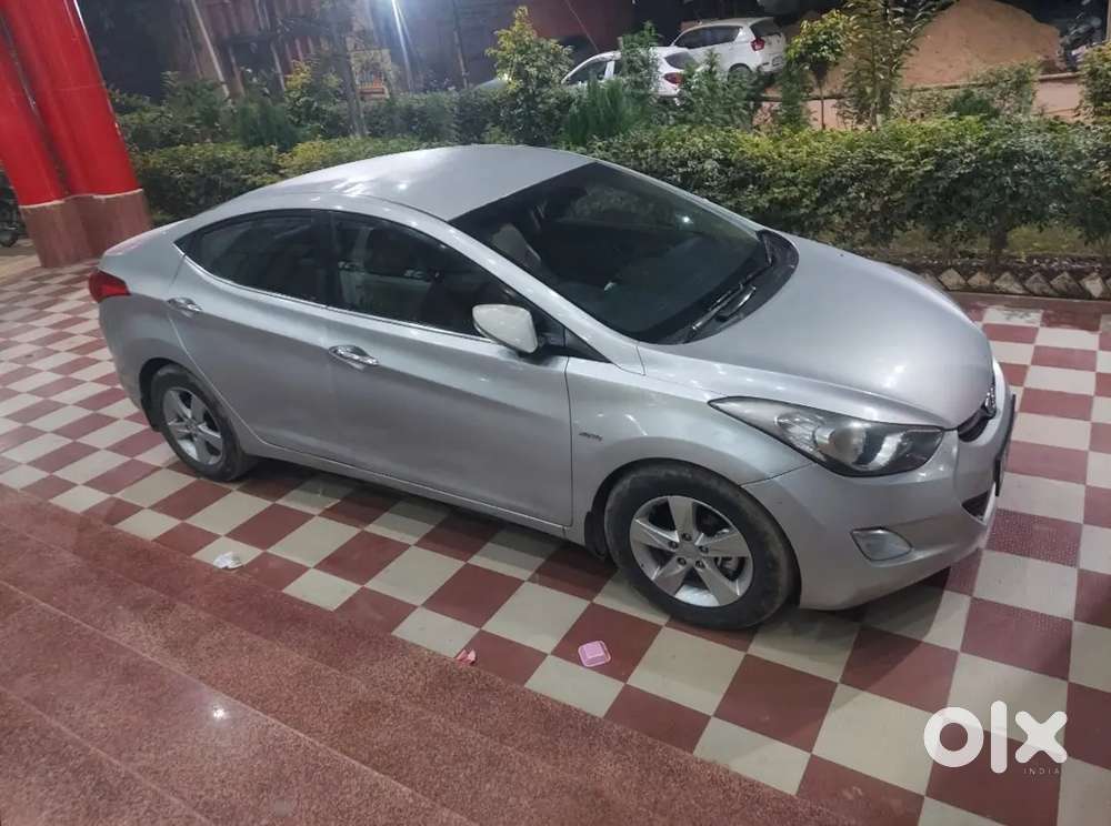 Hyundai New Elantra 2013 Diesel 86000 Km Driven
