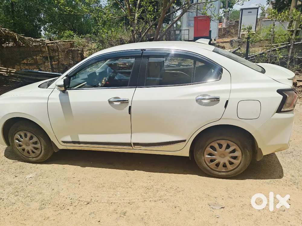 Maruti Suzuki Dzire 2025 Petrol 13452 Km Driven