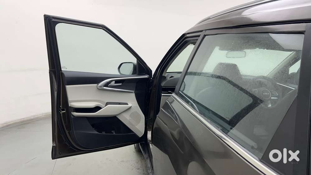 Kia Carens 1.4 Prestige Plus Turbo 7 Str, 2022, Petrol