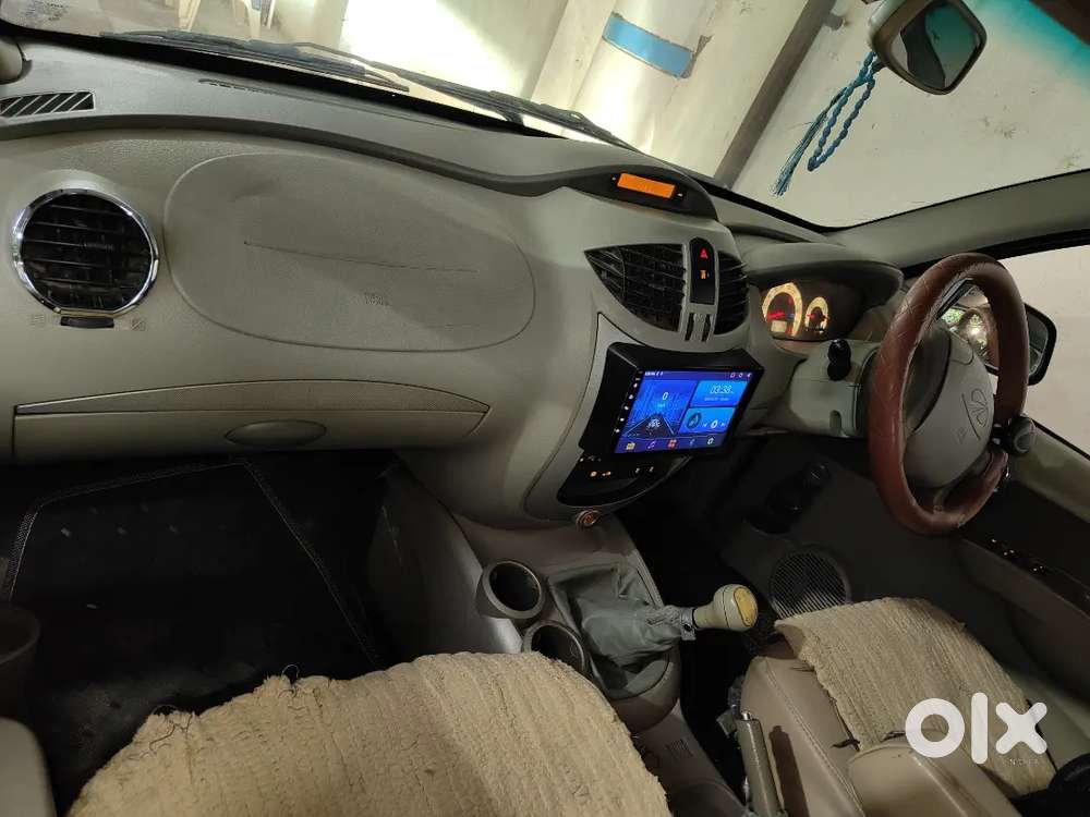 7 Seater Mahindra Quanto C8 Top Model Diesel 2015 Model