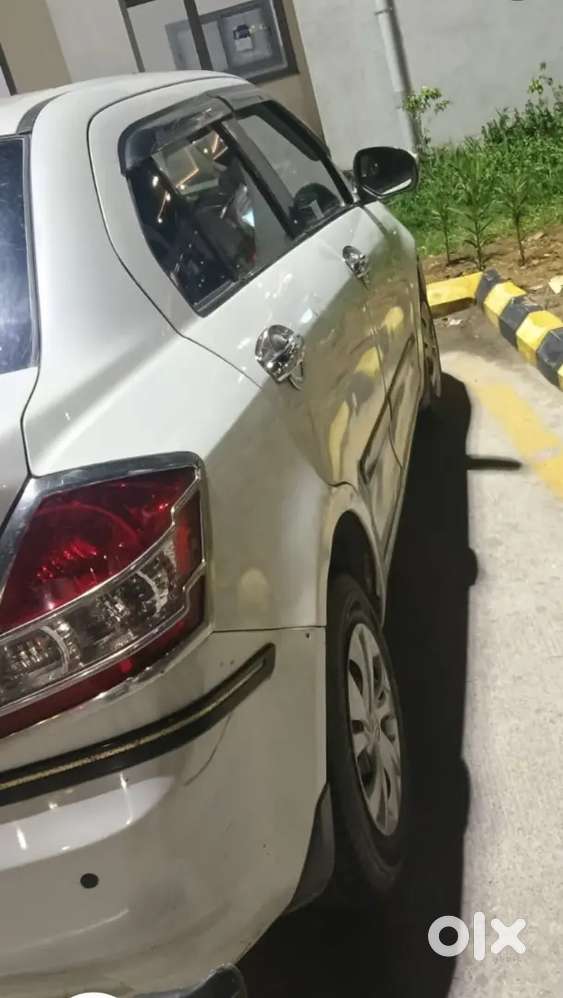 Maruti Suzuki Dzire Lxi 2014 Petrol ऑटोमैटिक 3rd