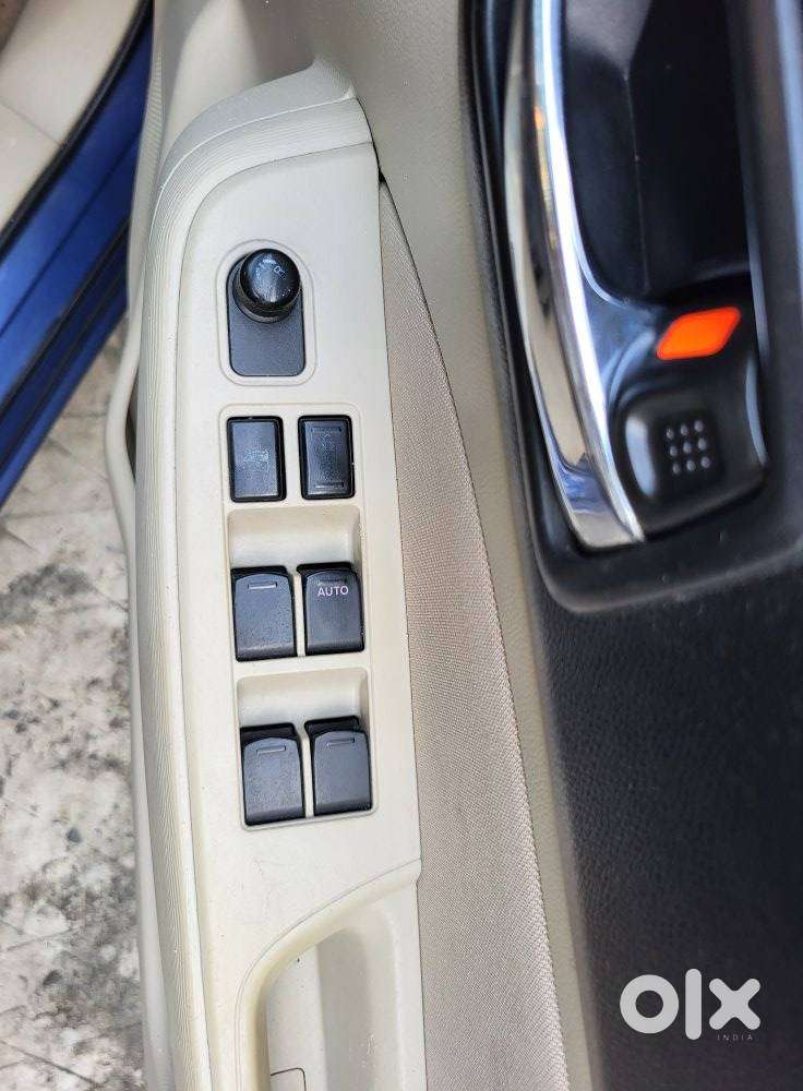 Maruti Suzuki Dzire 1.2 Vxi, 2017, Petrol