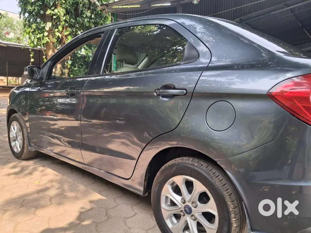 Ford Figo Aspire Titanium Petrol