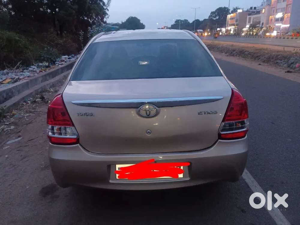Toyota Etios 1.5 V 2011