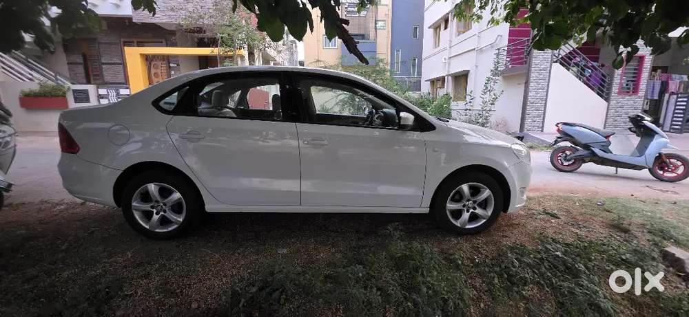 Skoda Rapid 2015 Diesel Good Condition New Tire.
Recently, Service