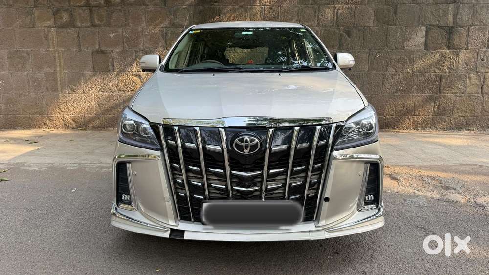 Toyota Innova 2.5 G (diesel) 8 Seater Bs Iv, 2015, Diesel
