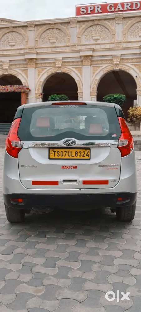 Mahindra Marazzo Plus 2022 Car