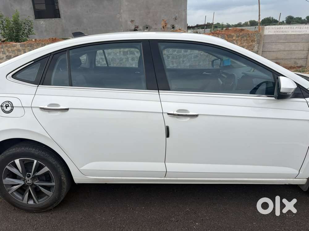 Skoda Slavia Style 1.0l Tsi At, 2022, Petrol