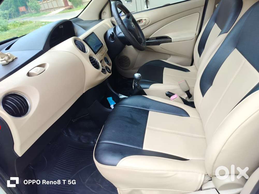 Toyota Etios Petrol 2016 Platinum,pearl White