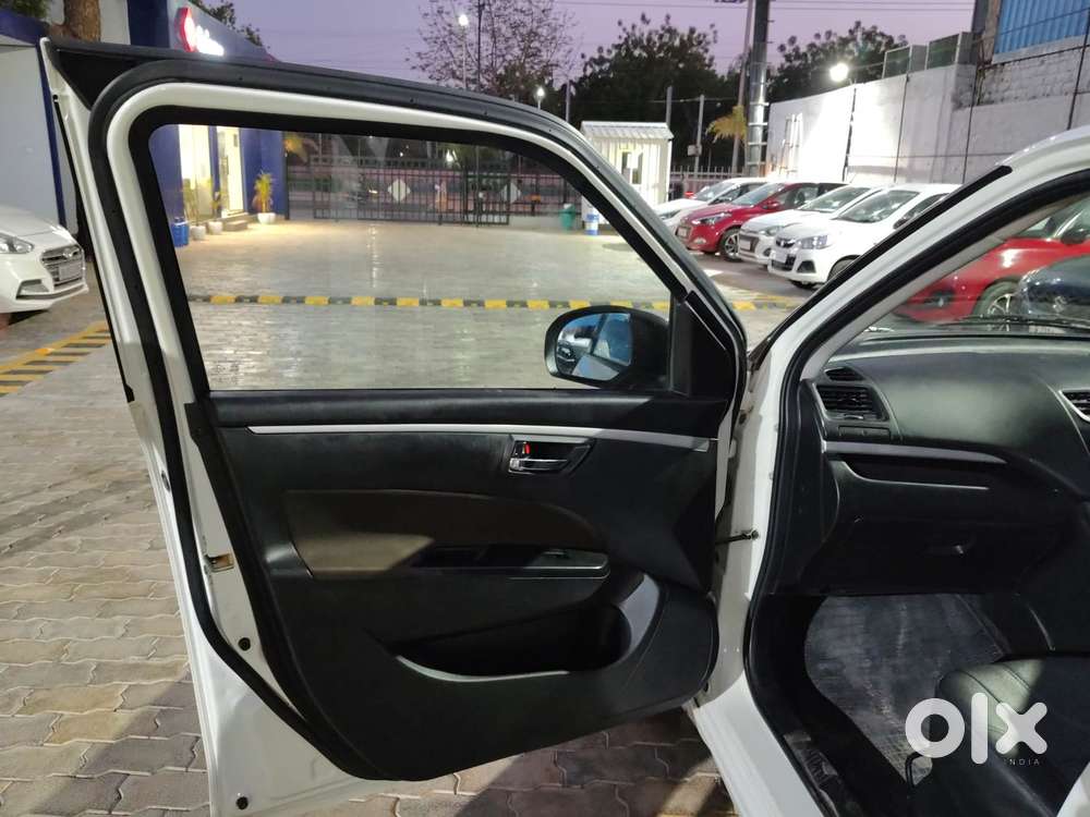Maruti Suzuki Swift Vvt Vxi, 2016, Petrol