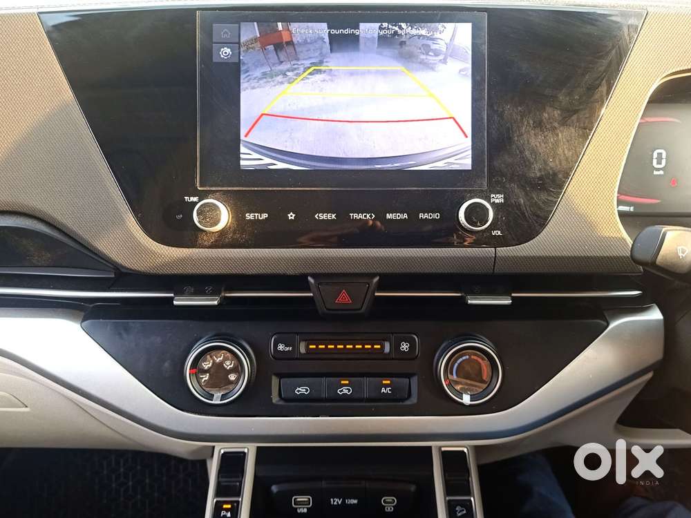 Kia Carens G 1.5 6mt Premium (o) 7-seater, 2023, Petrol