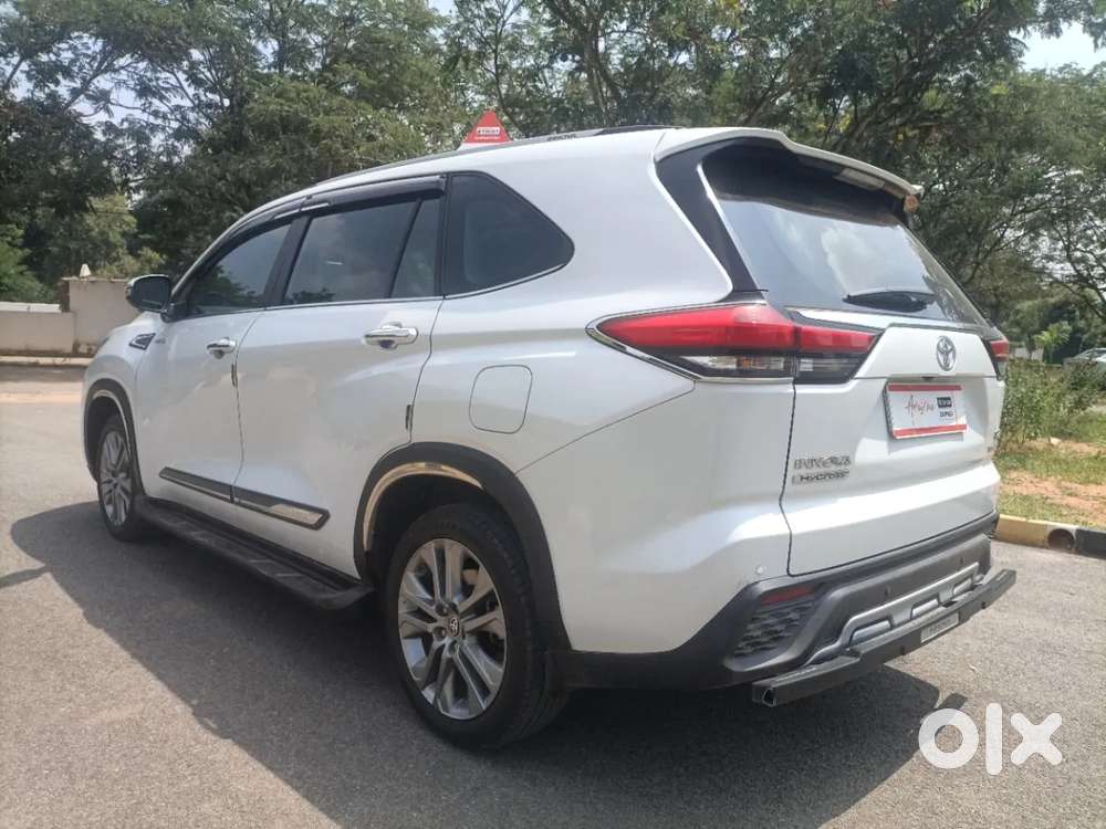 Toyota Innova Hycross 2.0 Zx (o) Hybrid 7 Str, 2024, Petrol