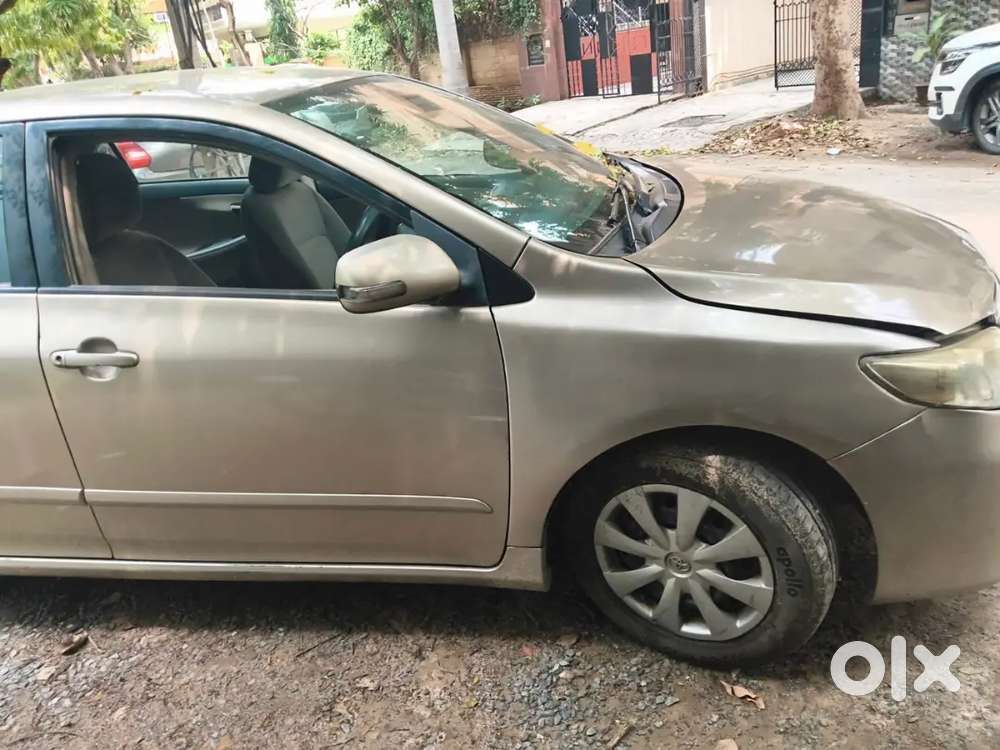 Toyota Corolla Altis 2011 Petrol Manual