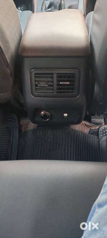 Mahindra Scorpio N Z4 Petrol Mt 7 Str, 2024, Petrol